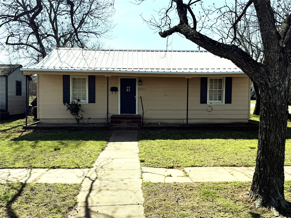 1211 W 12th Street Cisco, TX 76437