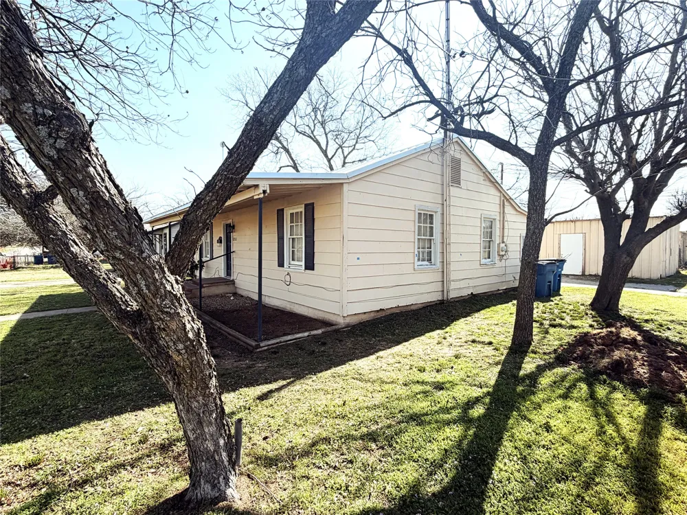 1211 W 12th Street Cisco, TX 76437
