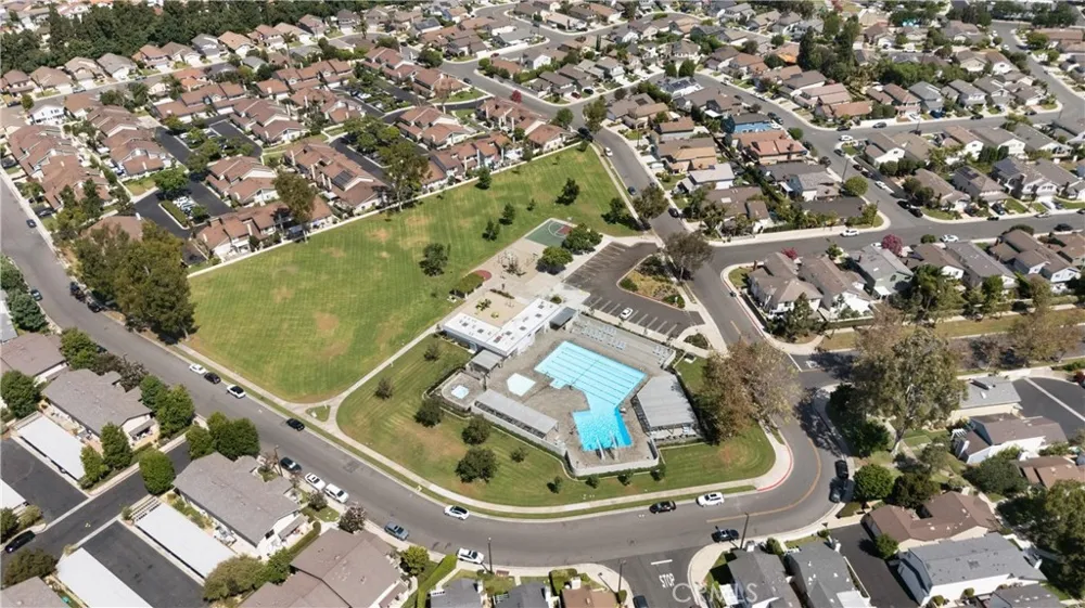 18 Timbergate Irvine, CA 92614