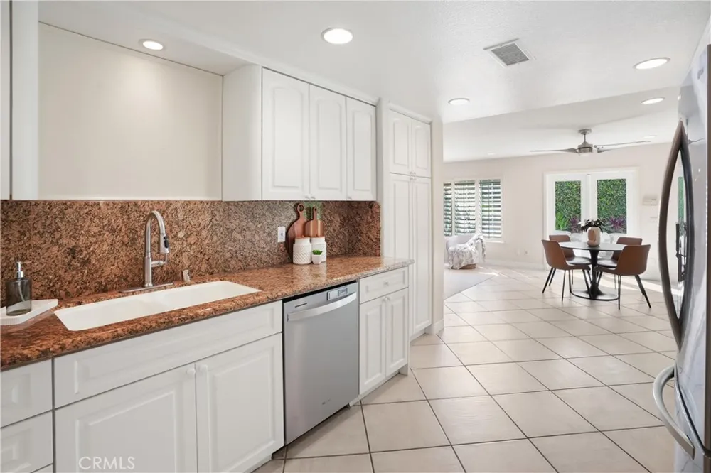 18 Timbergate Irvine, CA 92614