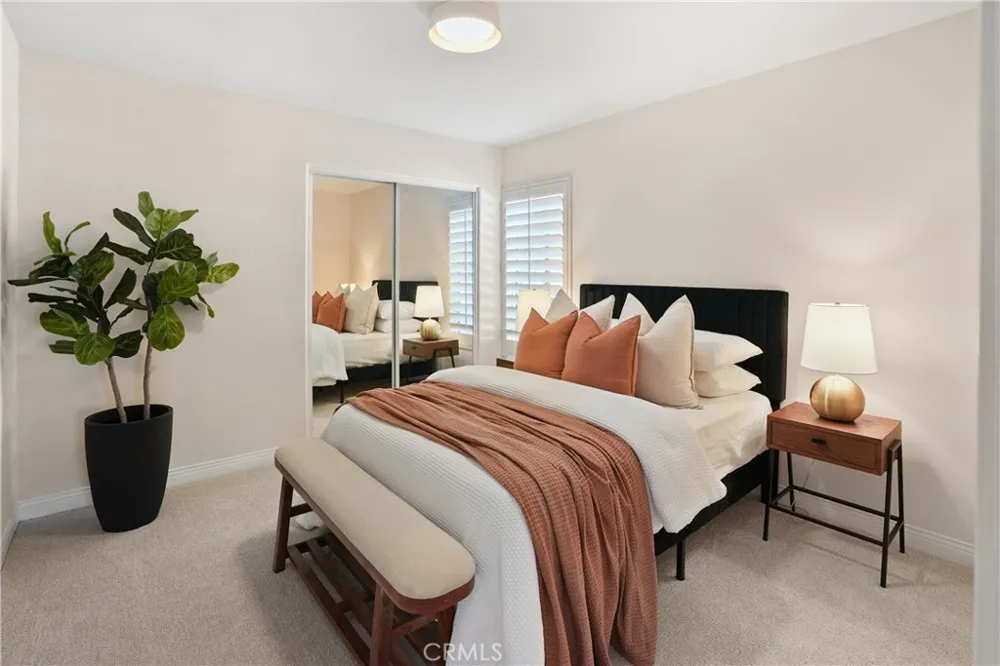 18 Timbergate Irvine, CA 92614