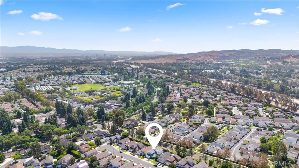 18 Timbergate Irvine, CA 92614