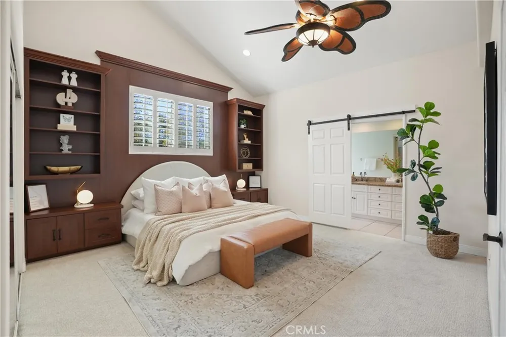 18 Timbergate Irvine, CA 92614