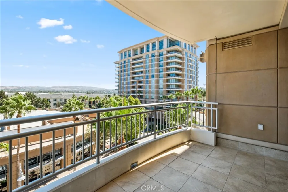 5064 Scholarship Irvine, CA 92612