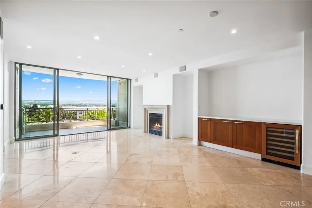 5064 Scholarship Irvine, CA 92612