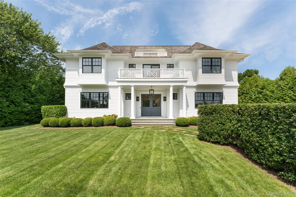 65 Middle Pond Road Southampton, NY 11968