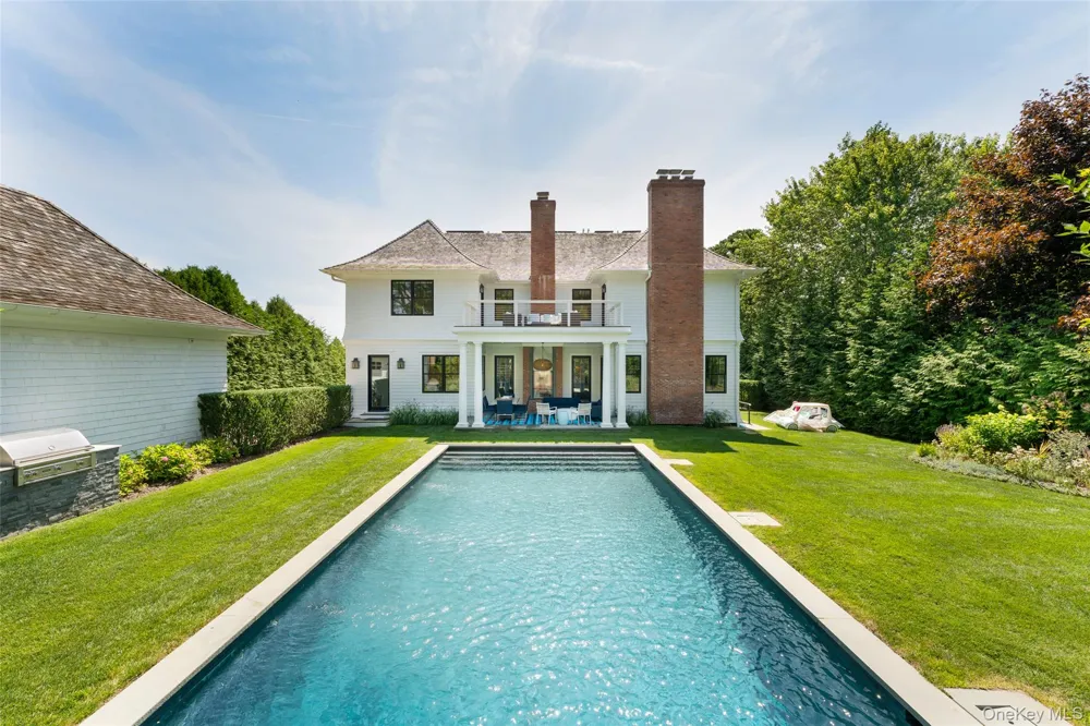 65 Middle Pond Road Southampton, NY 11968