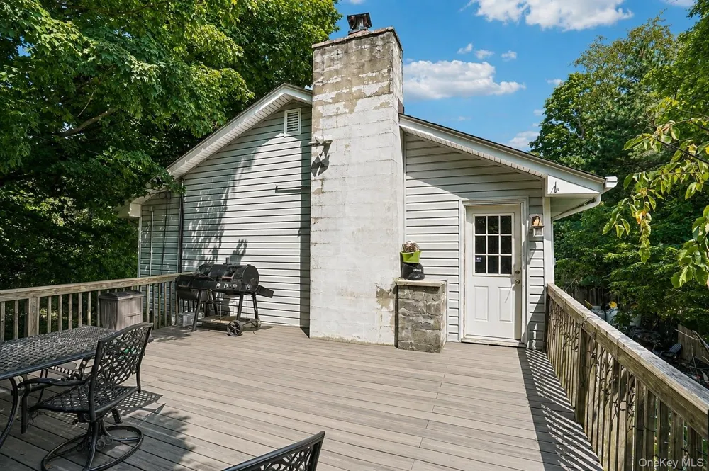 14 Helms Hill Road Washingtonville, NY 10992