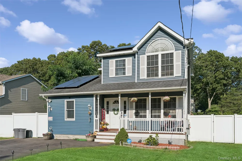 17 Robinwood Street Mastic, NY 11950