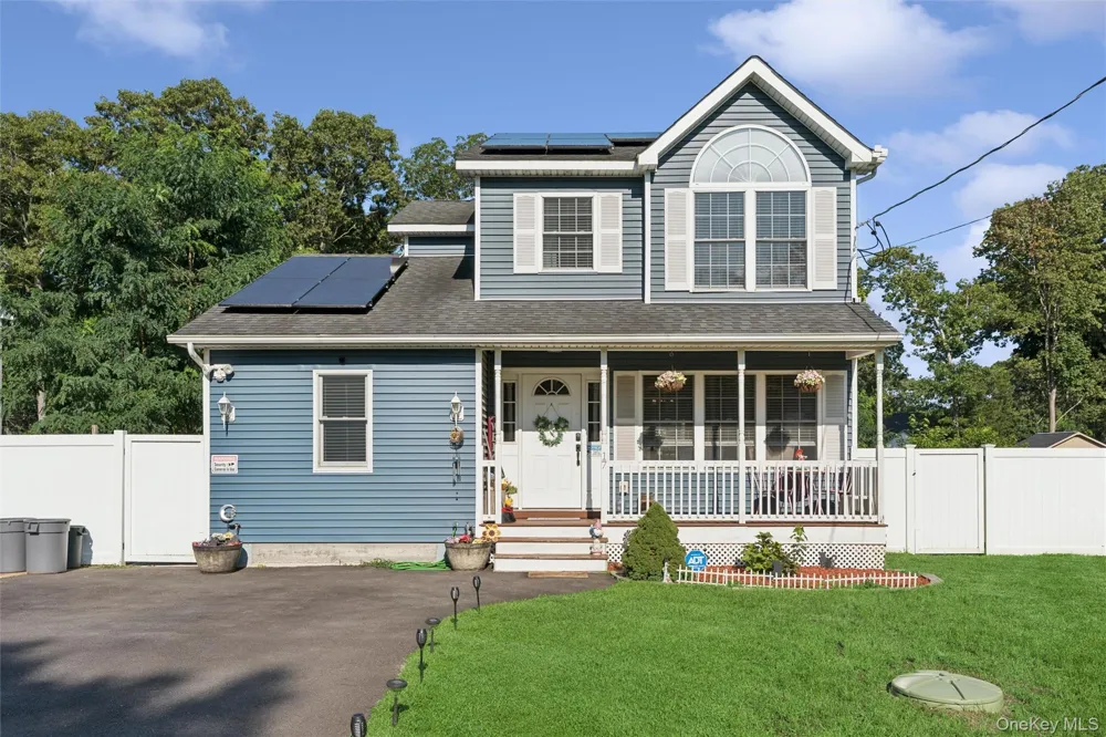 17 Robinwood Street Mastic, NY 11950