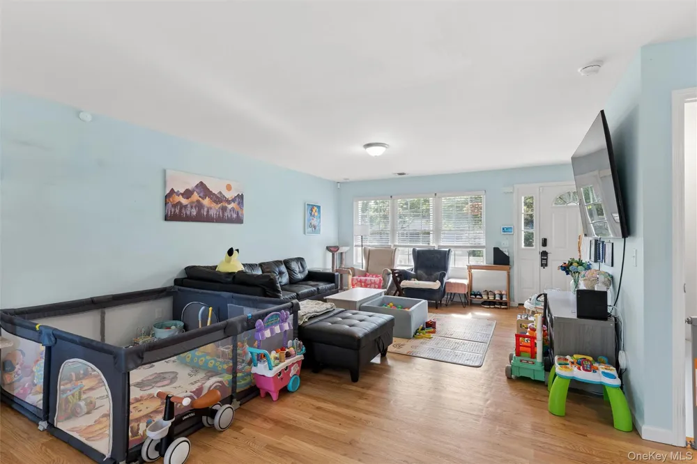 17 Robinwood Street Mastic, NY 11950