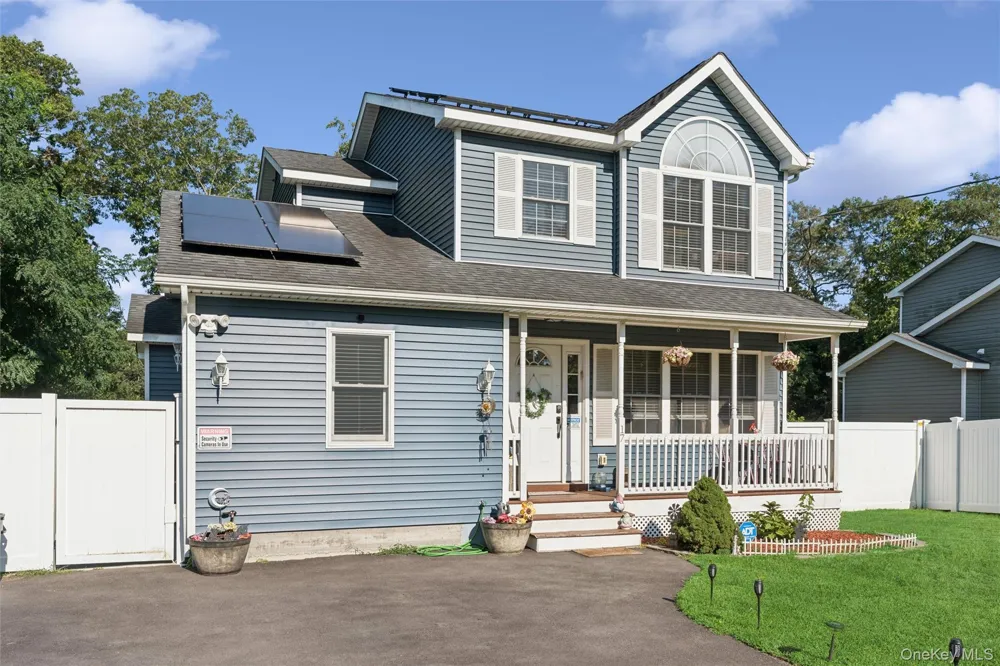 17 Robinwood Street Mastic, NY 11950