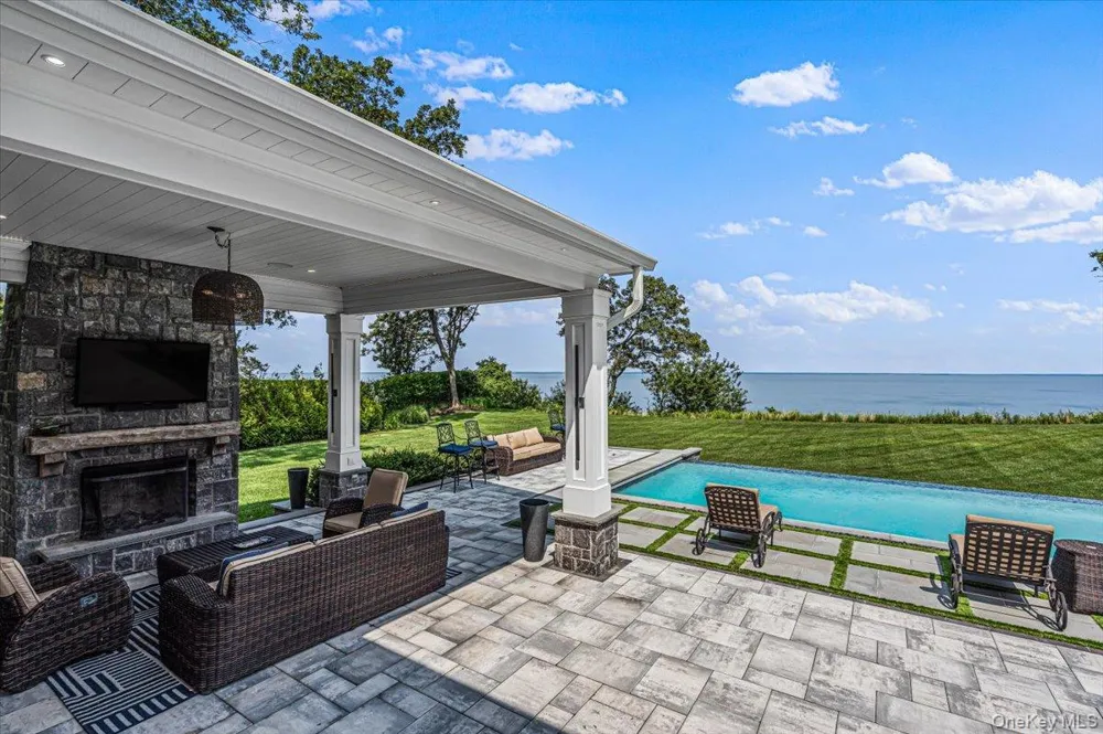 37 Soundview Drive Shoreham, NY 11786