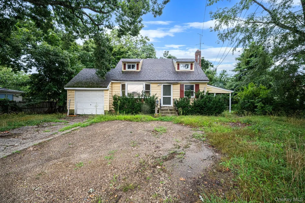 440 Clayton Street Central Islip, NY 11722