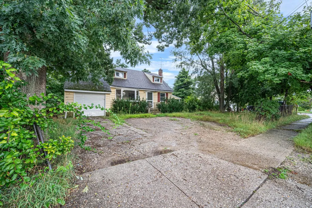 440 Clayton Street Central Islip, NY 11722