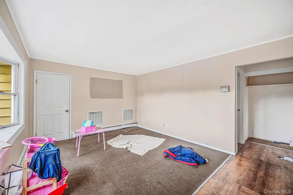 440 Clayton Street Central Islip, NY 11722