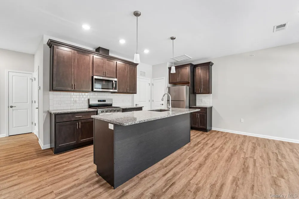 226 Tower Ridge Circle Middletown, NY 10941