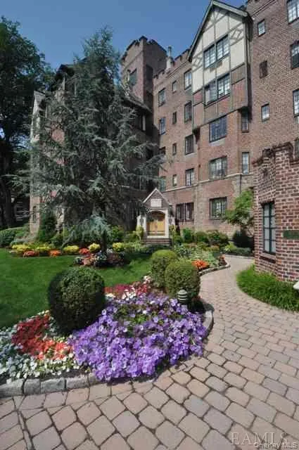 155 Garth Road #1F Scarsdale, NY 10583
