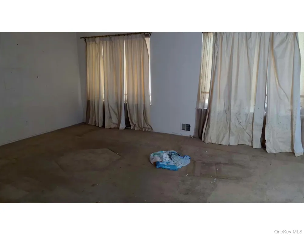 204 Springmeadow Drive #G Holbrook, NY 11741