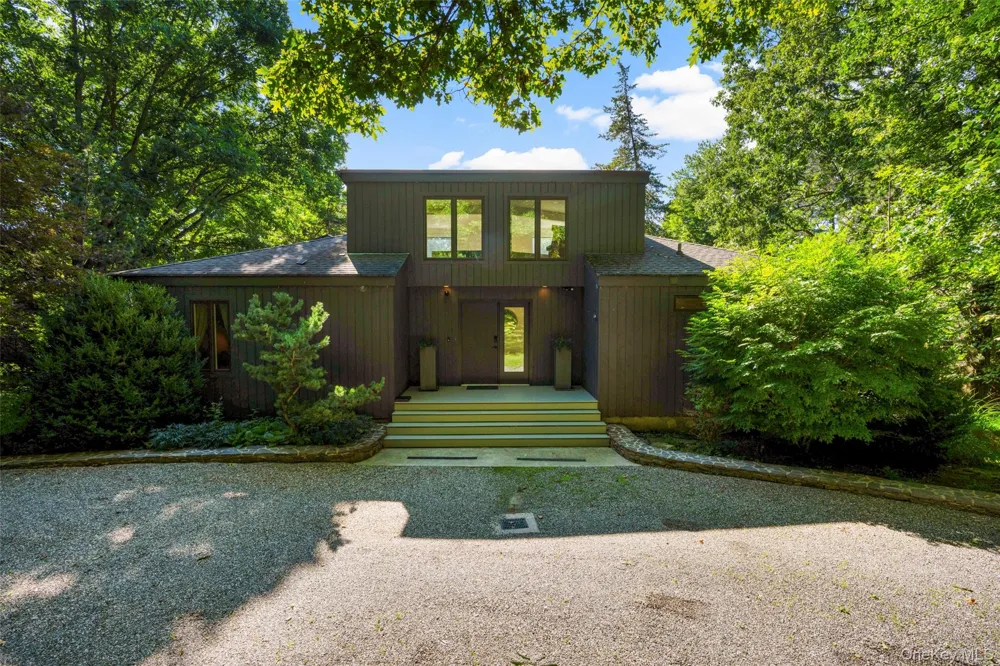 33 Dry Pond Road Cold Spring, NY 10516