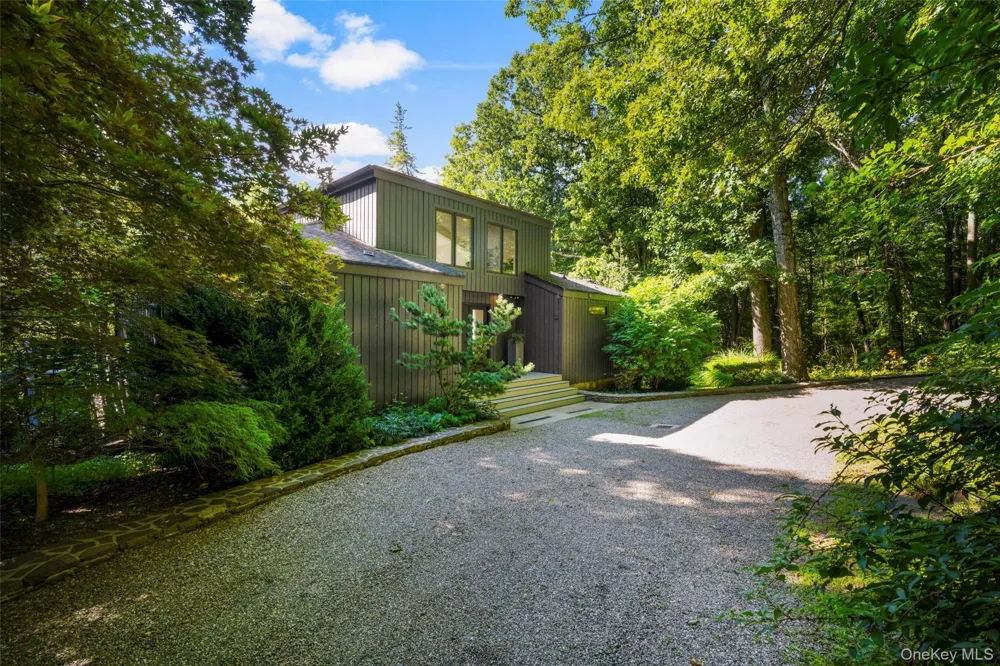33 Dry Pond Road Cold Spring, NY 10516