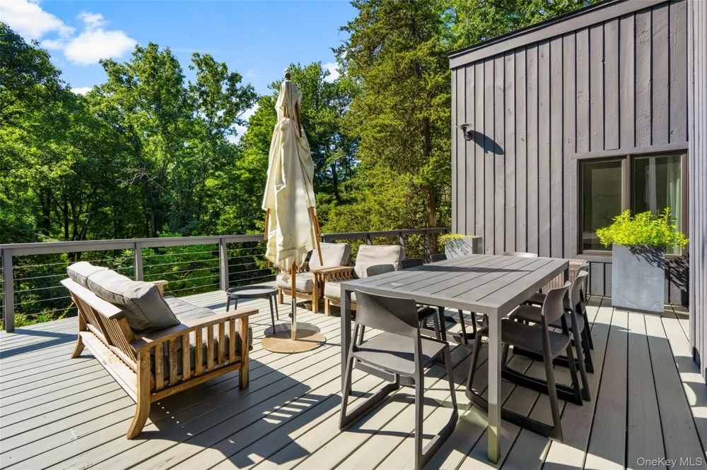 33 Dry Pond Road Cold Spring, NY 10516