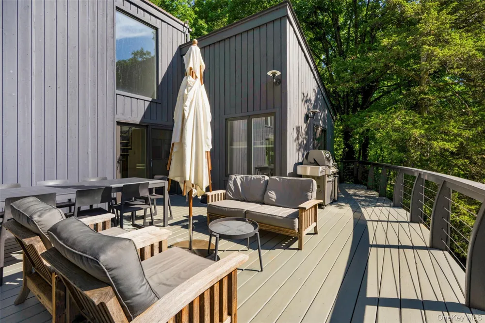 33 Dry Pond Road Cold Spring, NY 10516