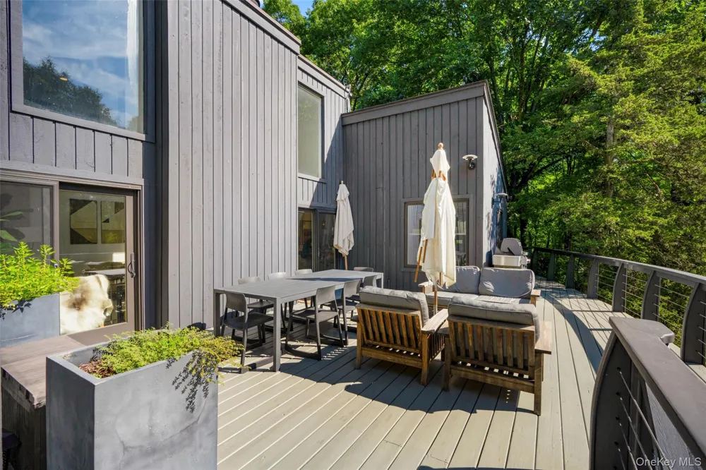 33 Dry Pond Road Cold Spring, NY 10516