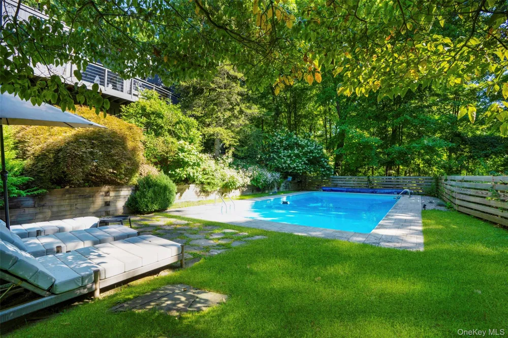 33 Dry Pond Road Cold Spring, NY 10516