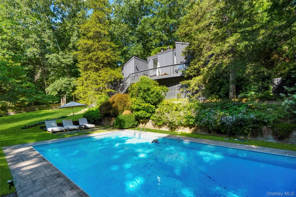 33 Dry Pond Road Cold Spring, NY 10516