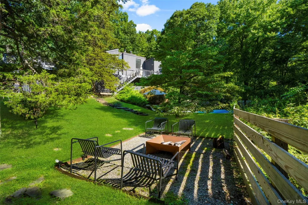 33 Dry Pond Road Cold Spring, NY 10516