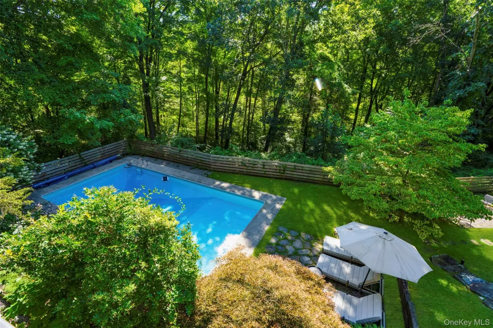 33 Dry Pond Road Cold Spring, NY 10516