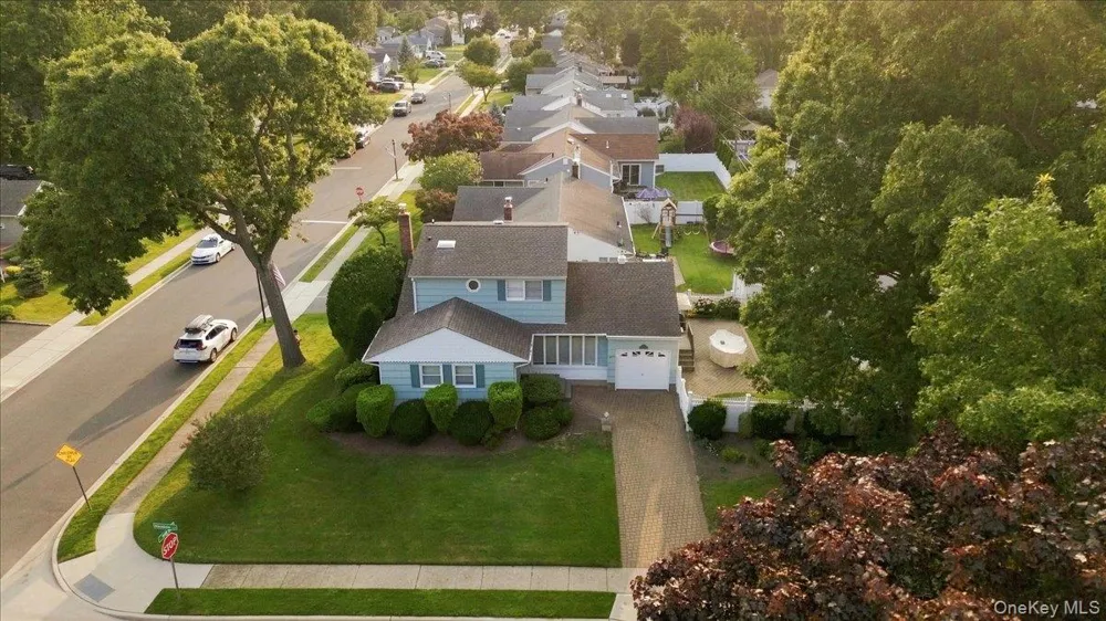 1426 MEADOW LANE Seaford, NY 11783