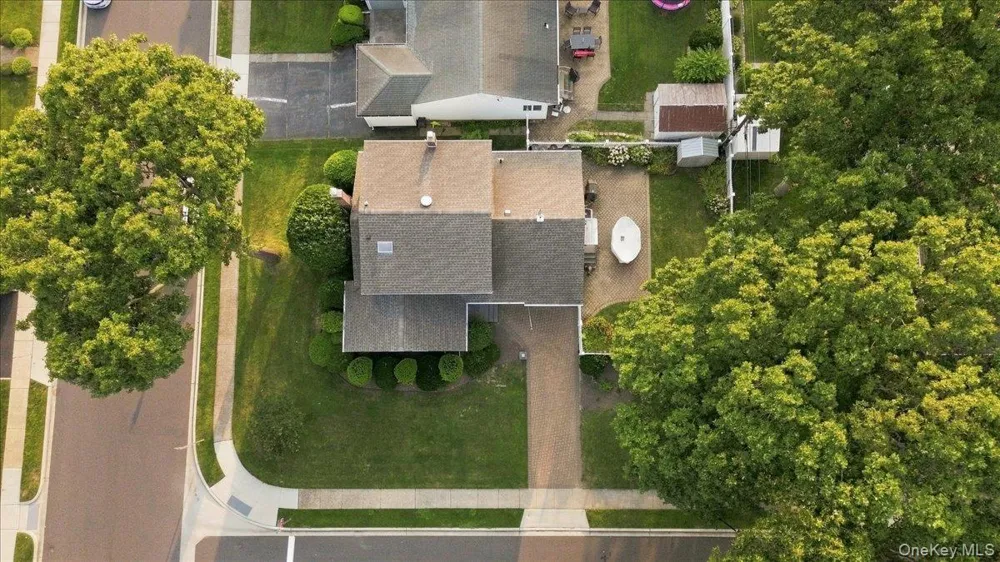 1426 MEADOW LANE Seaford, NY 11783
