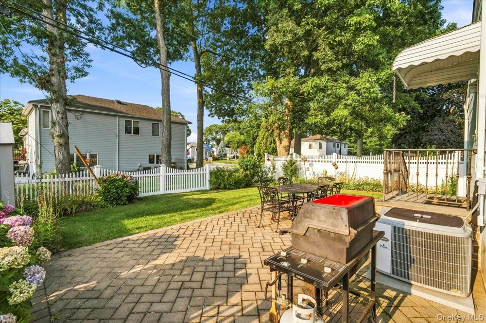 1426 MEADOW LANE Seaford, NY 11783