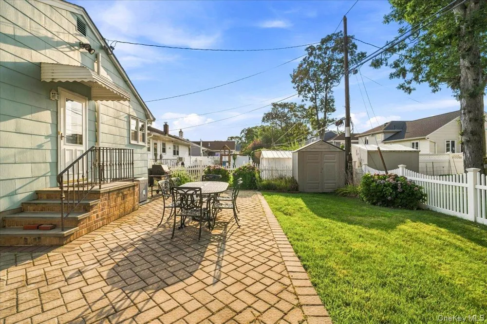 1426 MEADOW LANE Seaford, NY 11783