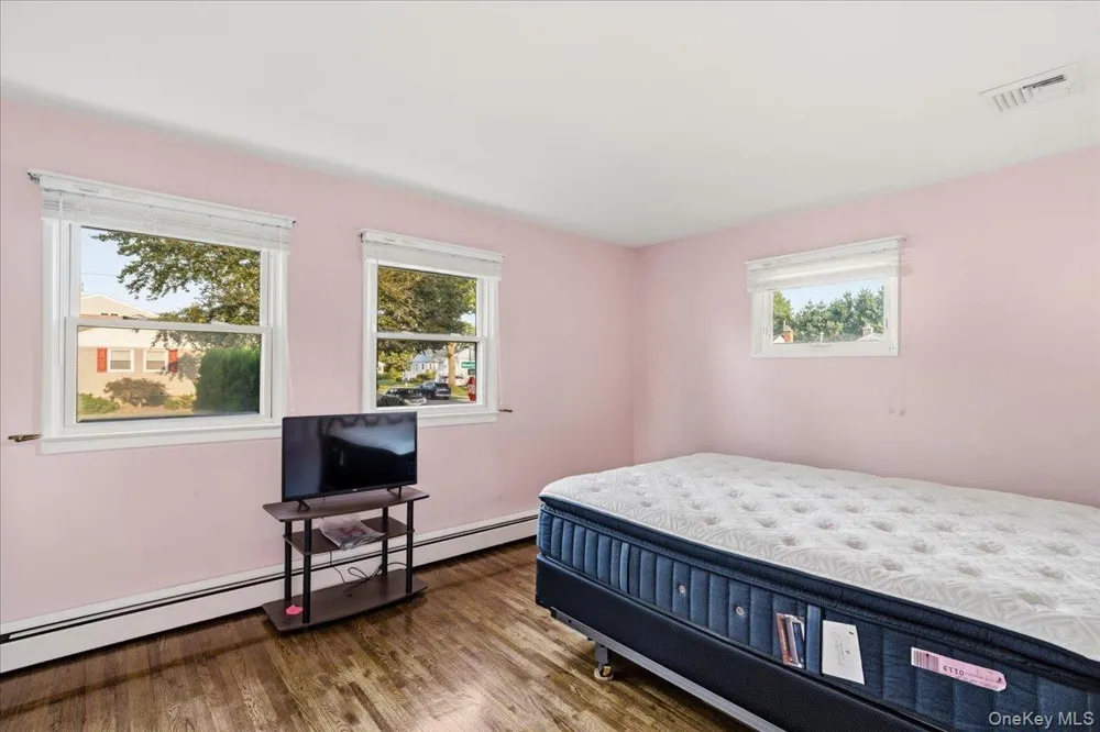 1426 MEADOW LANE Seaford, NY 11783