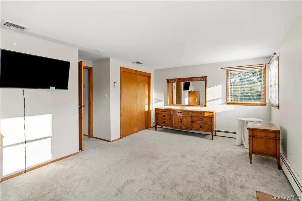 1426 MEADOW LANE Seaford, NY 11783