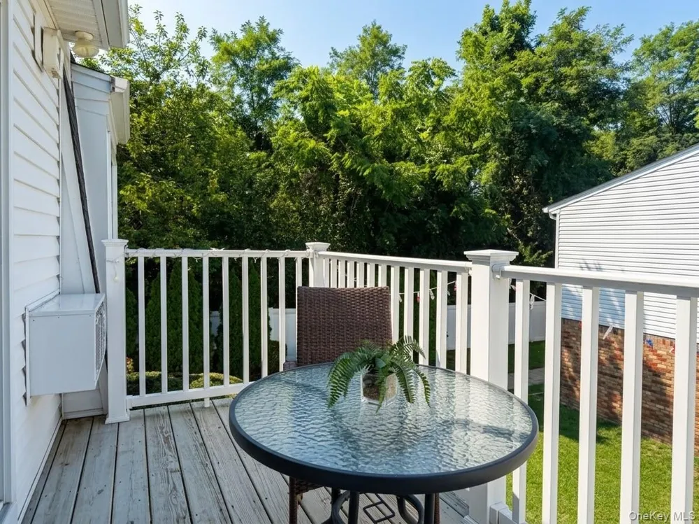 260-56 Waverly Ave #56 Patchogue, NY 11772