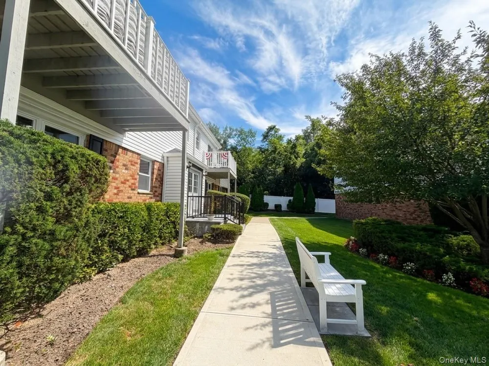 260-56 Waverly Ave #56 Patchogue, NY 11772