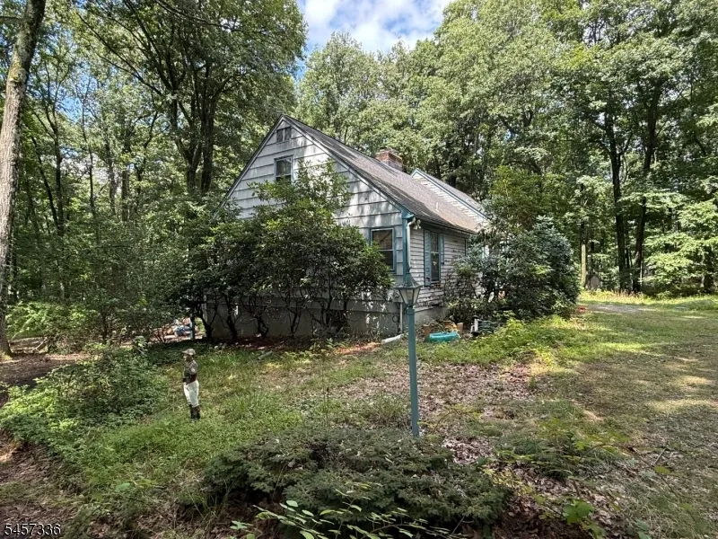 5 Rocky Heights Rd Denville, NJ 07950