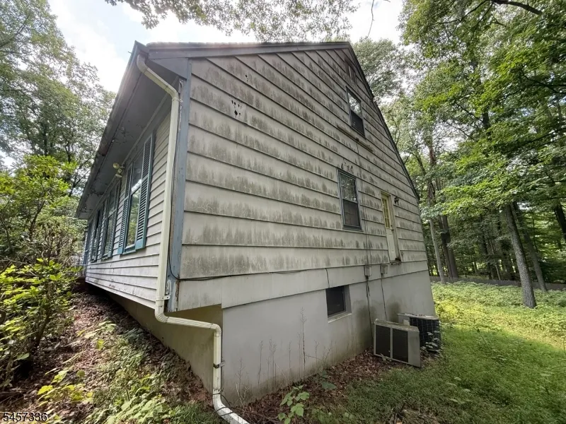5 Rocky Heights Rd Denville, NJ 07950