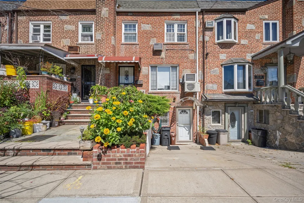 75-31 Furmanville Avenue Middle Village, NY 11379