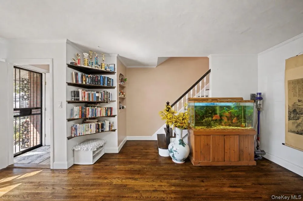 75-31 Furmanville Avenue Middle Village, NY 11379