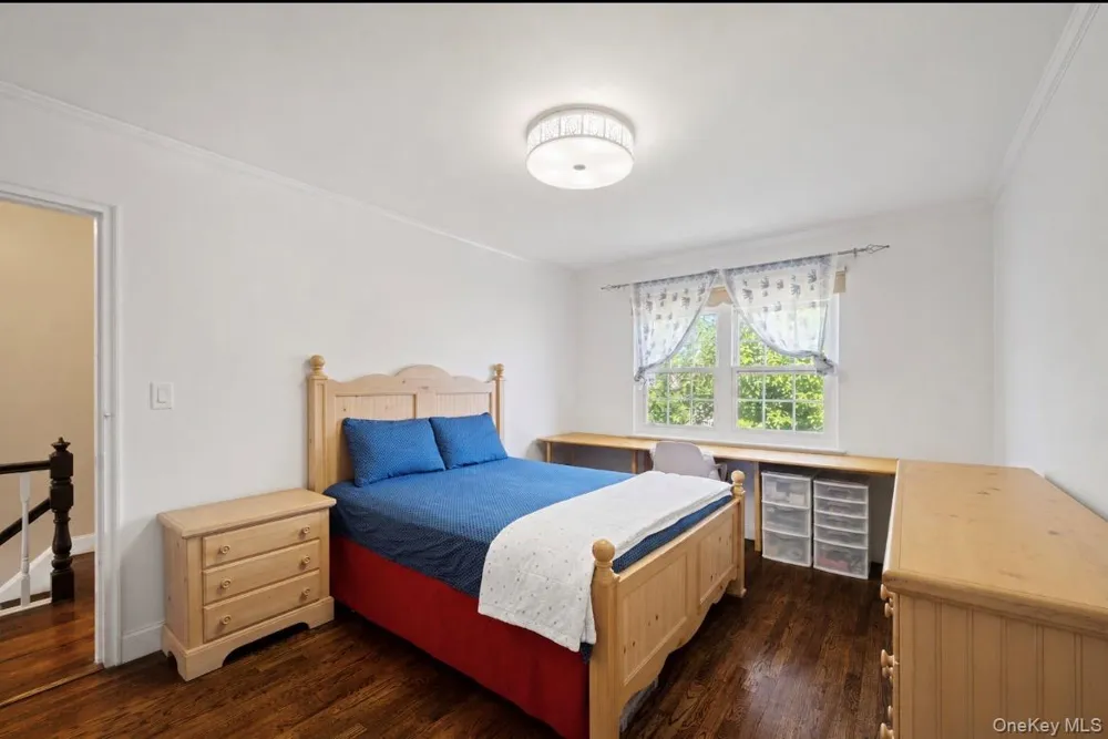 75-31 Furmanville Avenue Middle Village, NY 11379