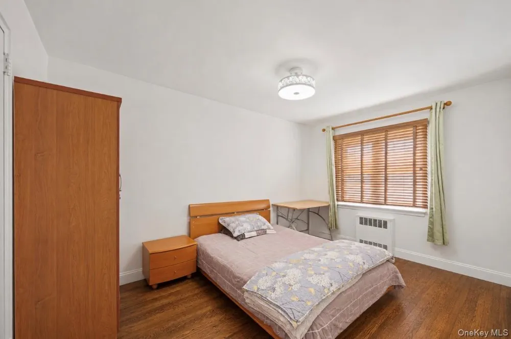 75-31 Furmanville Avenue Middle Village, NY 11379