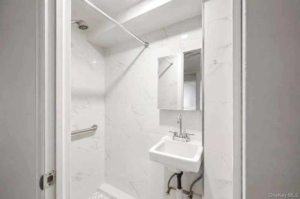 75-31 Furmanville Avenue Middle Village, NY 11379