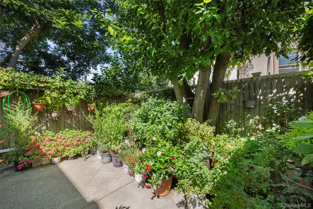 75-31 Furmanville Avenue Middle Village, NY 11379