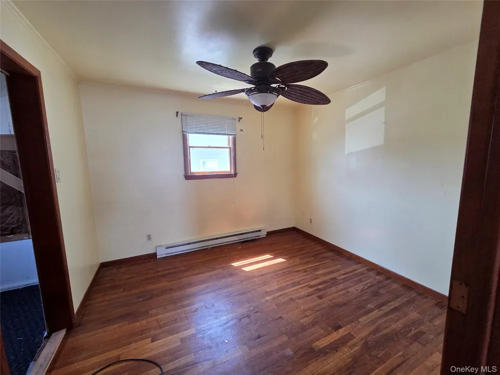 533 S 8th Street Lindenhurst, NY 11757