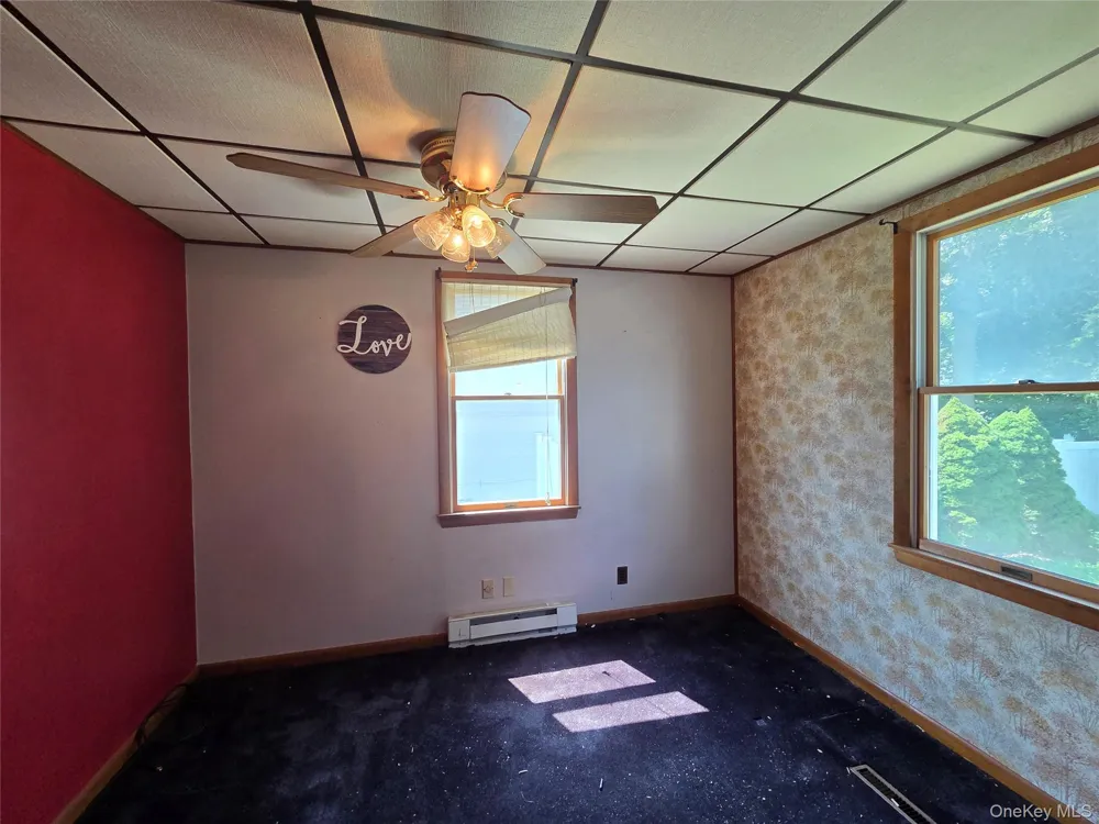 533 S 8th Street Lindenhurst, NY 11757